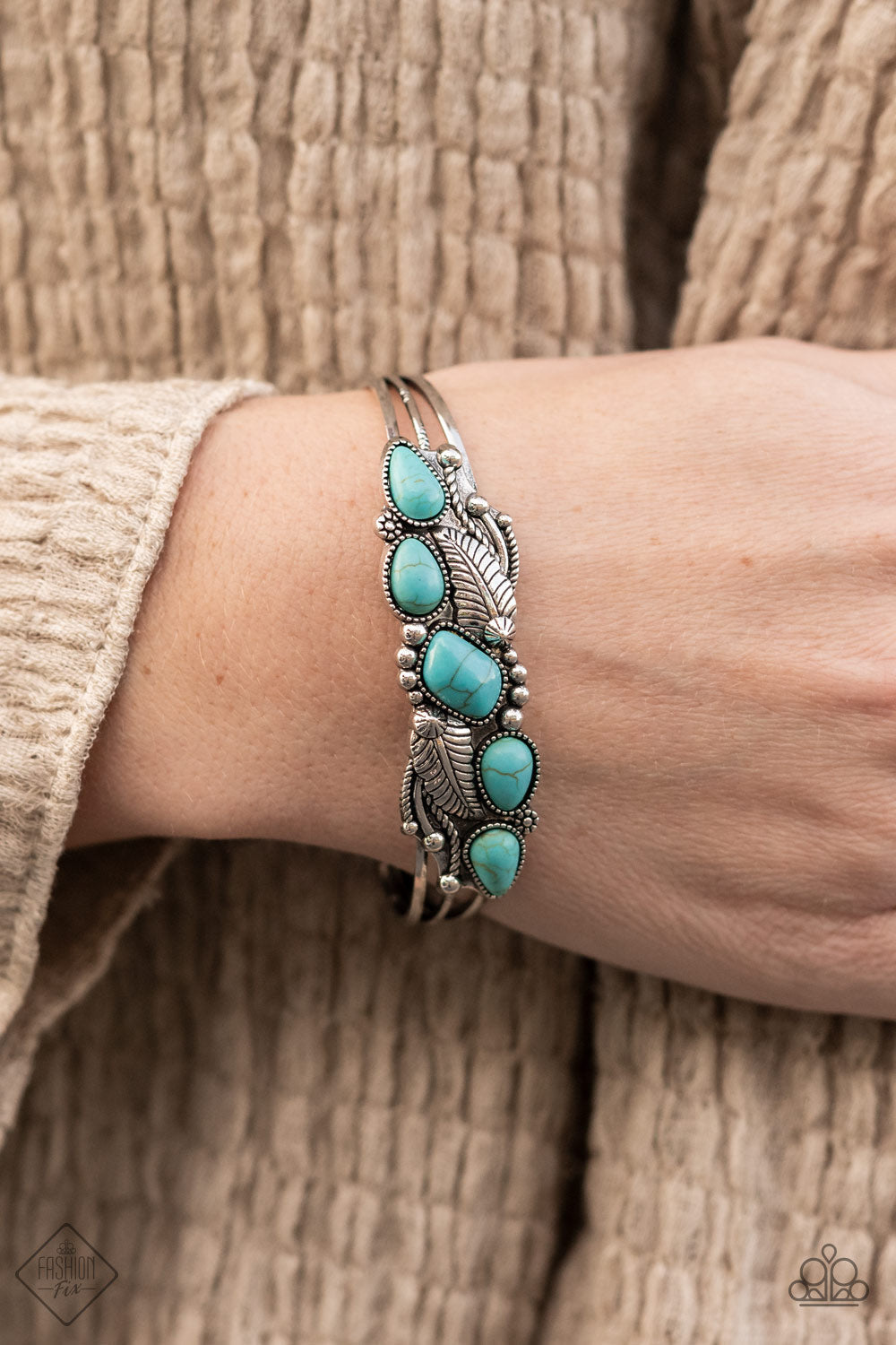 Simply Santa Fe - 4 Piece Trend Blend Set - Turquoise and Silver Fashion Fix Set - Paparazzi Accessories - Simply Santa Fe - 4 Piece Trend Blend - Turquoise and Silver Set - Paparazzi Accessories - Earthy, desert-inspired designs are what the Simply Santa Fe collection is all about. Natural stones, indigenous patterns, and vibrant colors of the Southwest are sprinkled throughout this trendy collection.