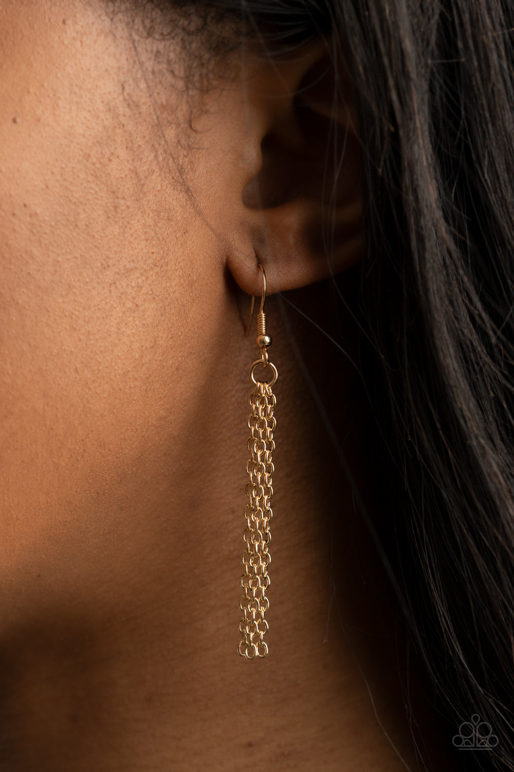 ​3-D Drama - Gold Geometric Necklace & Earrings - Paparazzi Accessories - 
Glistening gold bars connect into edgy 3-dimensional frames below the collar, creating a bold geometric statement piece. Features an adjustable clasp closure.

