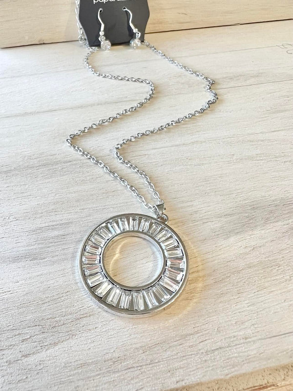 Clique Couture - White and Silver Necklace - Paparazzi Accessories Bejeweled Accessories By Kristie - Trendy fashion jewelry for everyone -