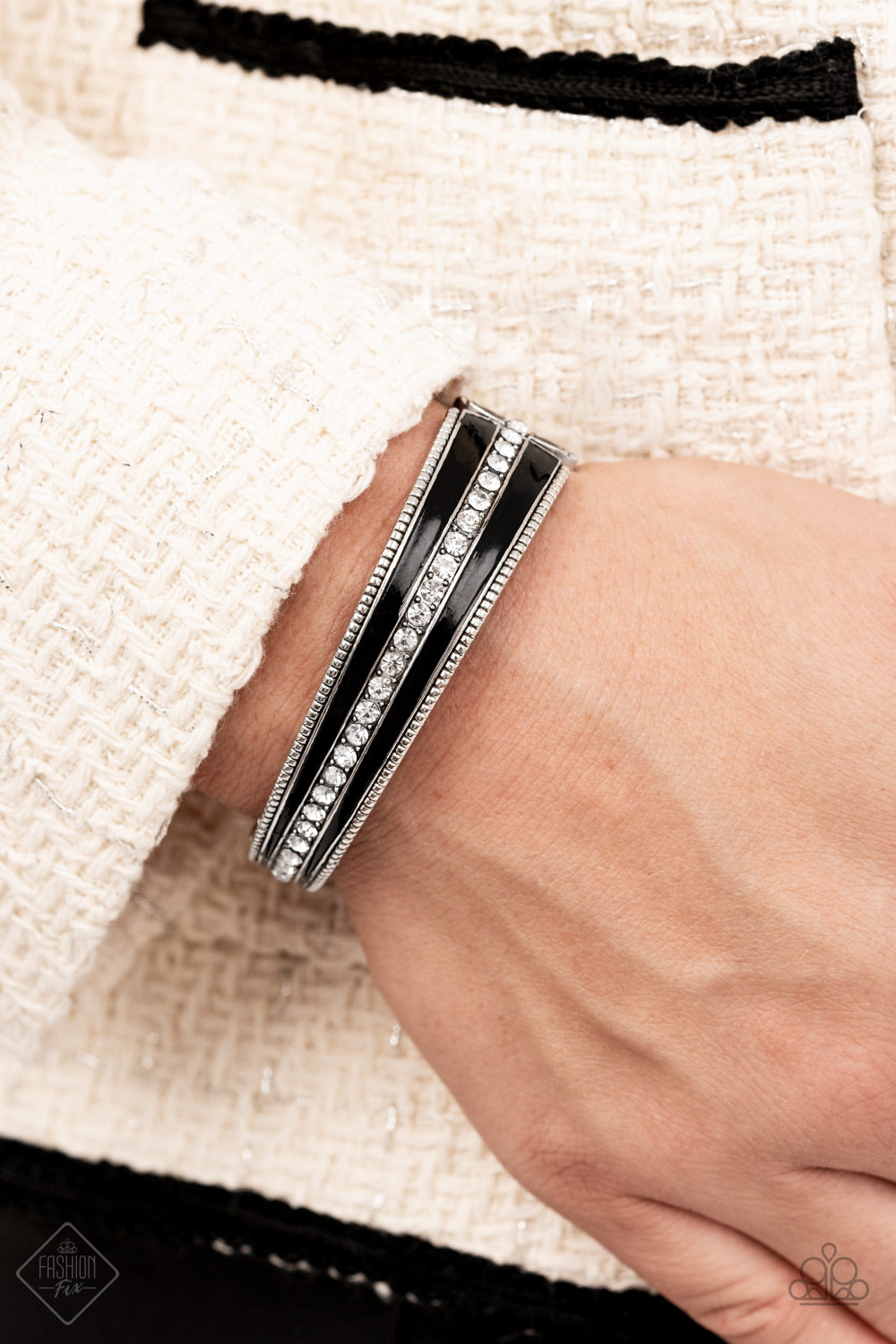 Fiercely 5th Avenue - Trend Blend 4 Piece Set - Fashion Fix Set - Black and Silver Jewelry - Paparazzi Accessories