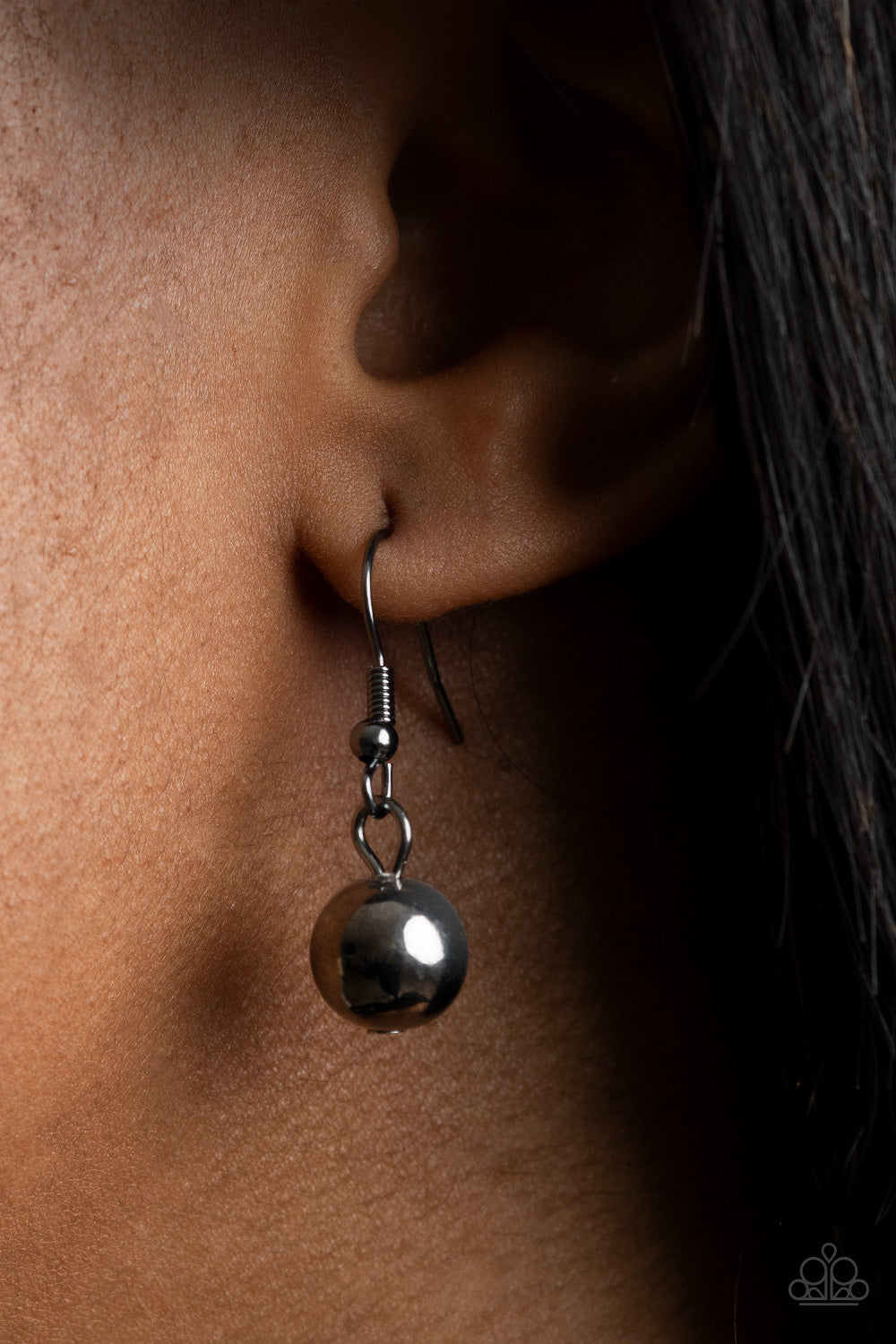 Gallery Goddess - Black Metal - Necklace & Earrings - Paparazzi Accessories - 
Hammered teardrop-like frames and oversized gunmetal beads alternate along a round gunmetal herringbone chain, creating an intense industrial inspired fringe below the collar. Features an adjustable clasp closure.
Sold as one individual necklace. Includes one pair of matching earrings.
